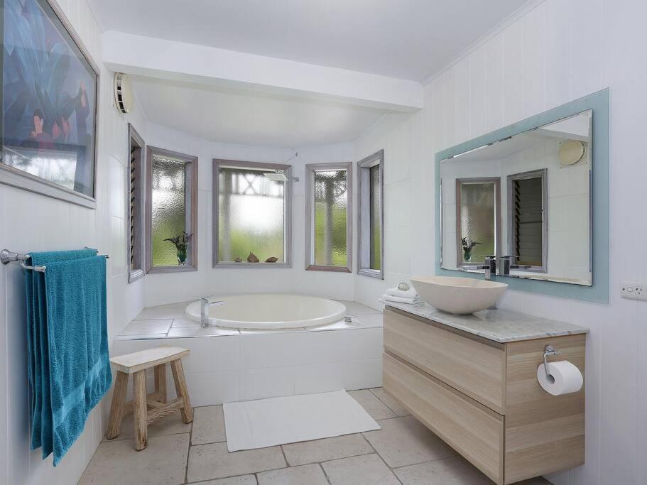 Holiday home Palmberry Wooloweyah -yamba- Ljhooker *